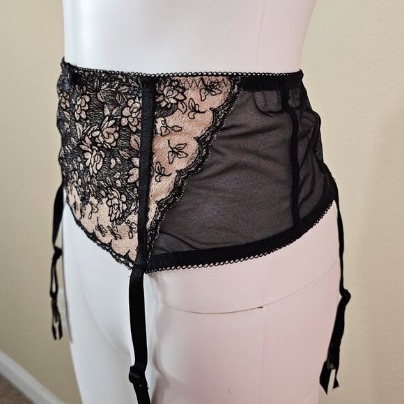 NWT Victoria's Secret Black/Nude Floral Embroidery Wide Garter Belt Size XS/S - Picture 2 of 7
